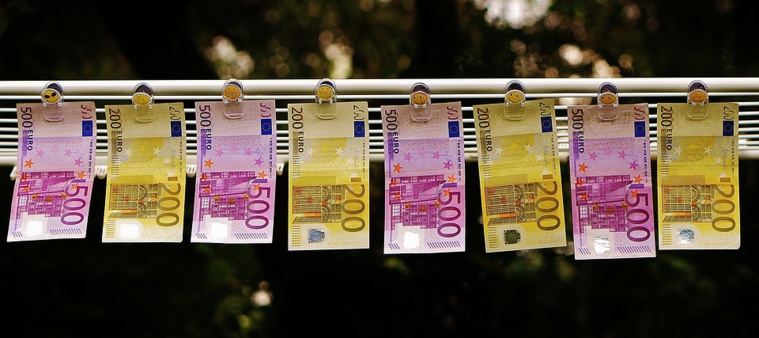 Suisse, les toilettes d’une banque bouchées par des billets de 500 euros