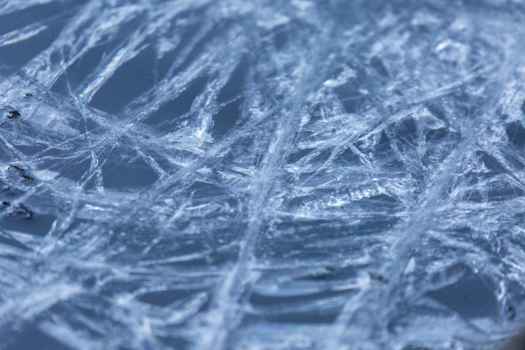 Des chercheurs expliquent pourquoi la glace glisse si bien