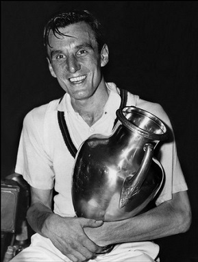 Fred Perry, tennisman accompli et père d'une des marques phares de la seconde moitié du XXe siècle