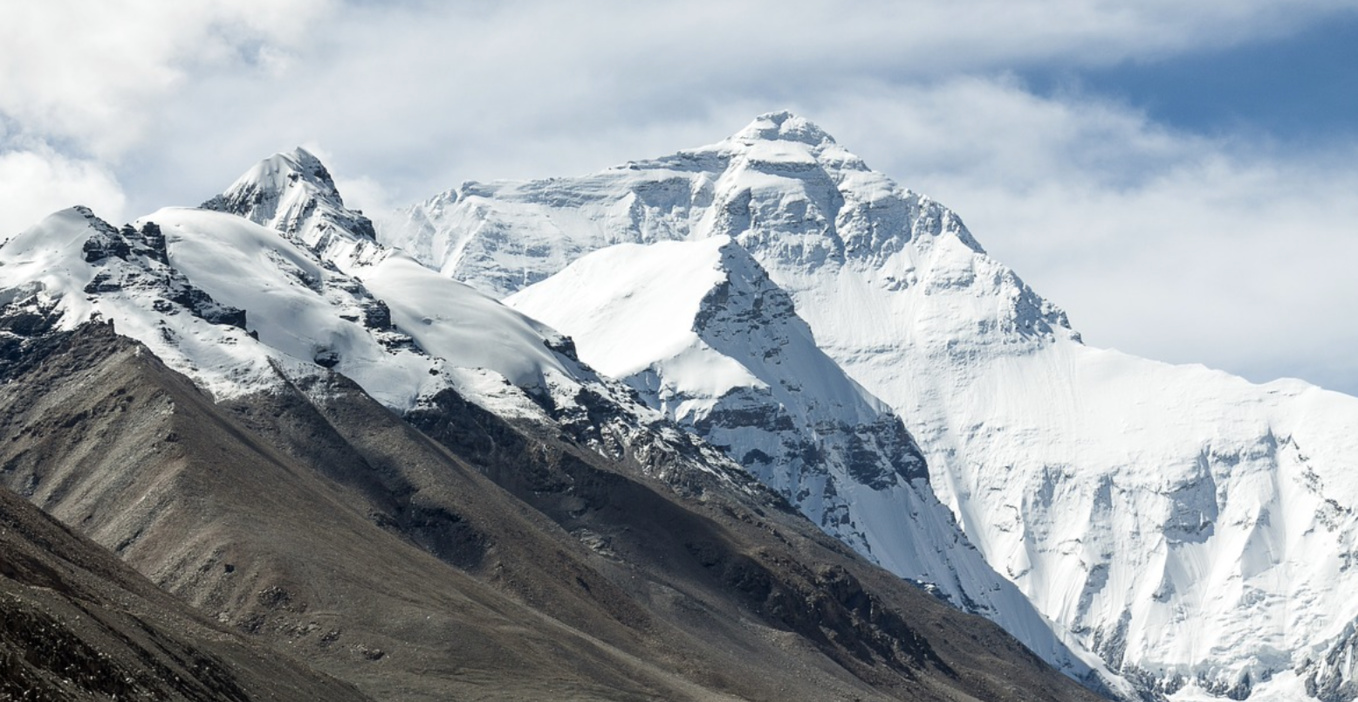 Everest : les trois dépouilles des alpinistes français retrouvés