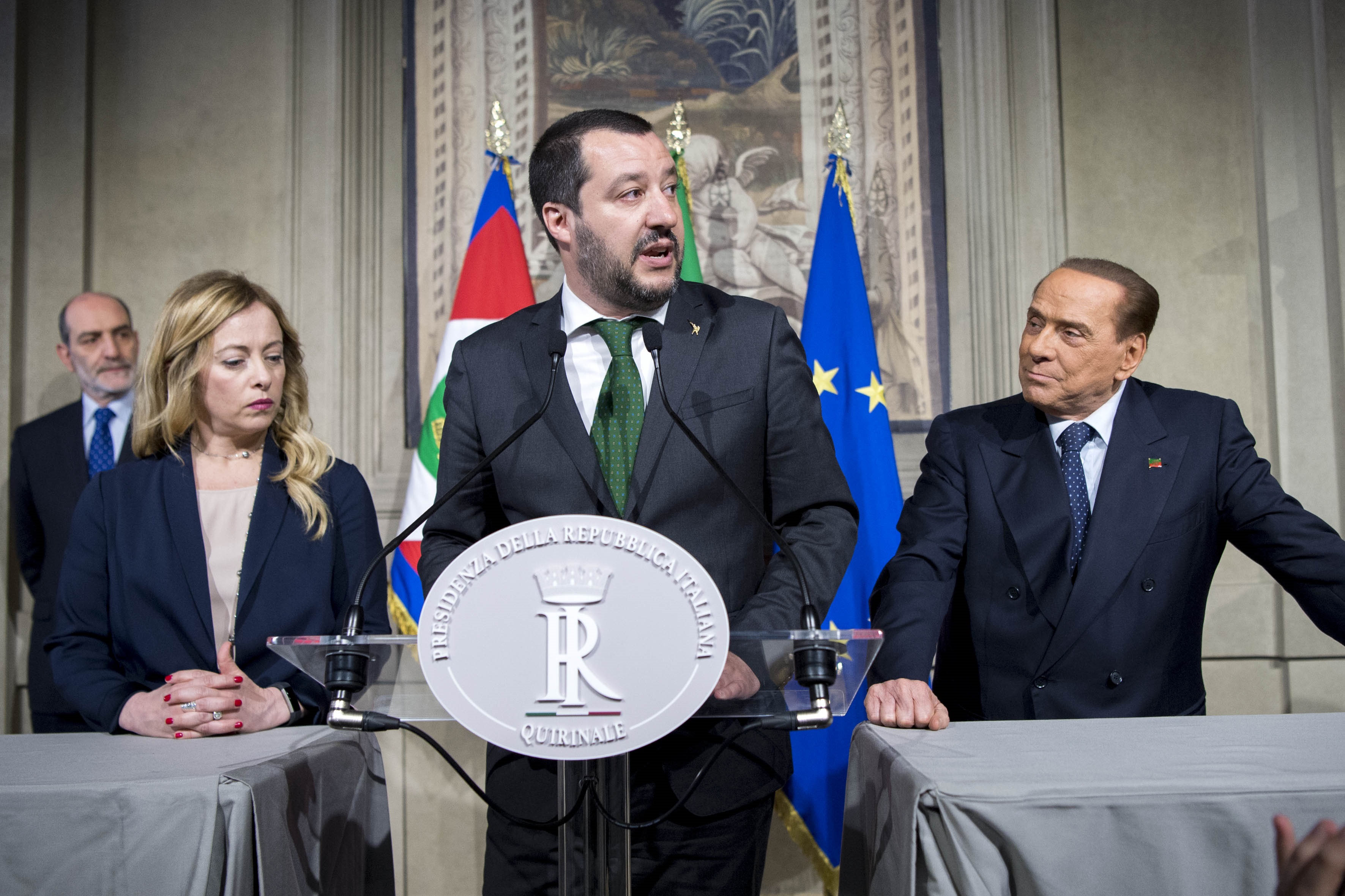 Giorgia Meloni en 2018 aux côtés de ses alliés, Matteo Salvini et Silvio Berlusconi. (Presidenza della Repubblica)