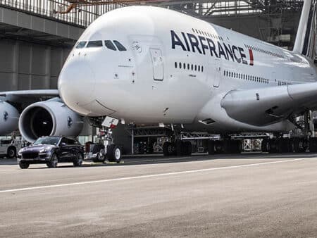 Quand une Porsche non modifiée tracte un Airbus A380