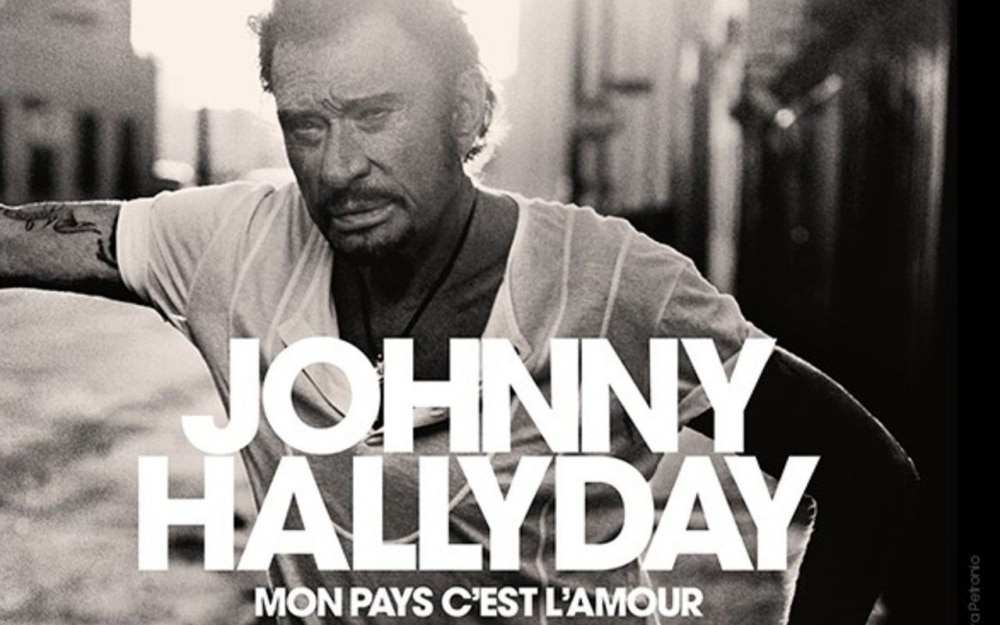 300 000 exemplaires en une journée : l’album de Johnny était attendu