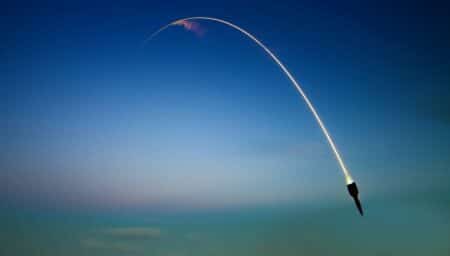 ​La Corée du Nord poursuit son programme de missiles longues portées