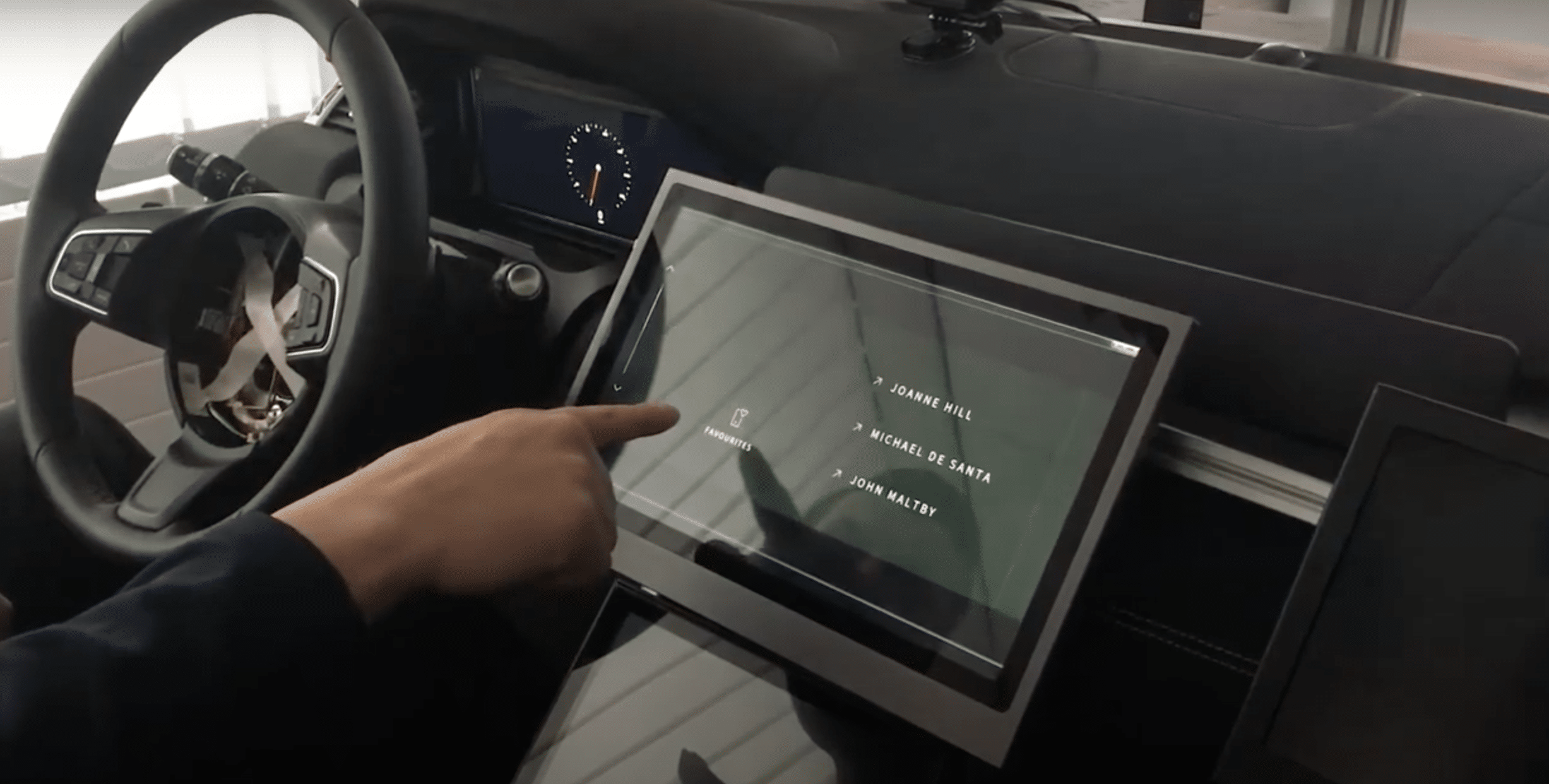Automobile : comment appeler un écran tactile qu’on ne touche plus ?