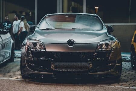 Covid-19 : en 2020, les ventes de Renault ont chuté de 21,3%