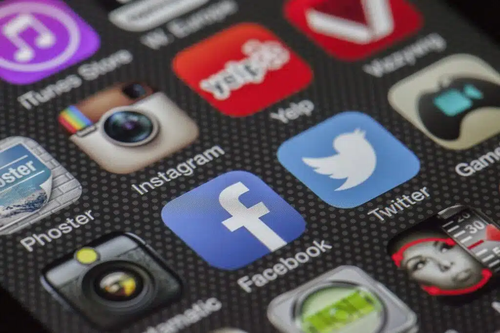 Le fisc lance sa surveillance des réseaux sociaux