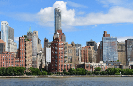 Les cinémas de New-York ouvrent, après près d’un an de fermeture