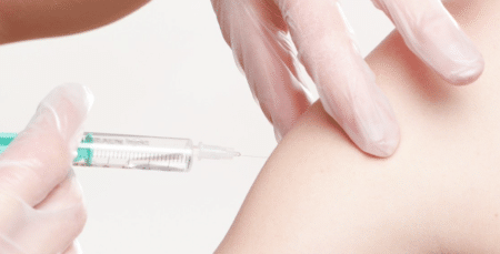 Les accès aux vaccins anti Covid-19 vont concerner de plus en plus de tranches d’âge