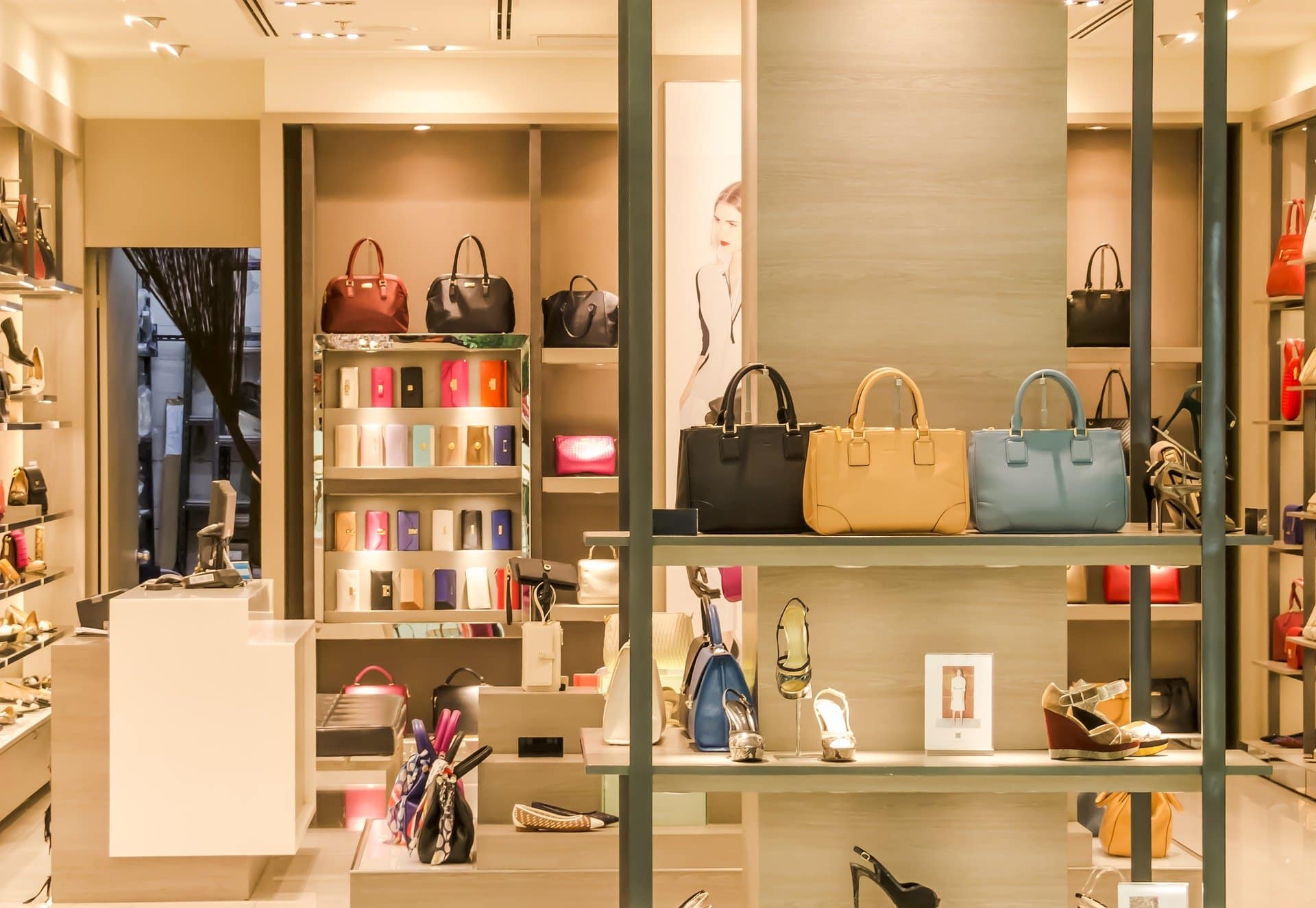 Commerce : les magasins ouverts le dimanche cet été 2021 ?