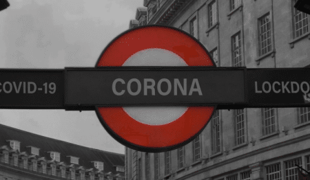 Le Royaume-Uni repousse la levée des restrictions sanitaires d’un mois