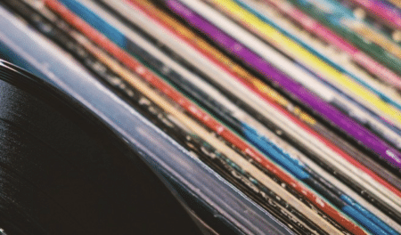 En 2021, les trois artistes les plus écoutés sont des rappeurs