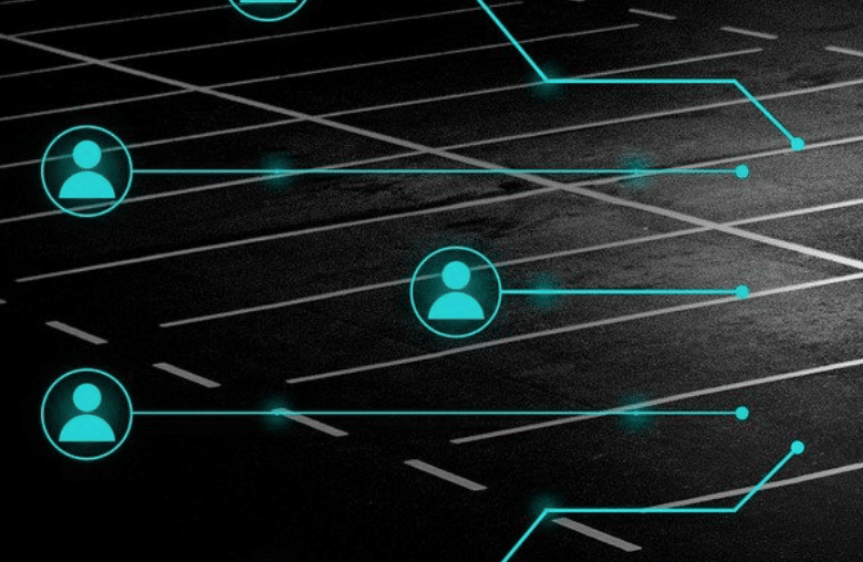 Tout le monde crie, la caravane du « Health Data Hub » passe