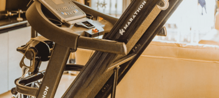 Marche, vélo, nage pour trois paraplégiques : les implants confirment leur potentiel