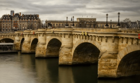 Les juges ne retiennent pas la légitime défense pour le policier du Pont Neuf