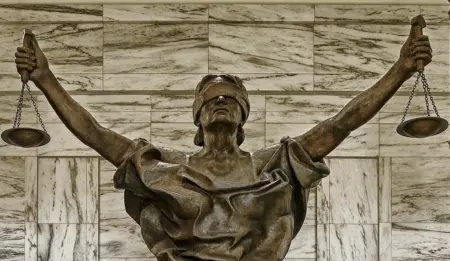 Justice : le procureur de la Cour de cassation requiert un procès contre Éric Dupond-Moretti