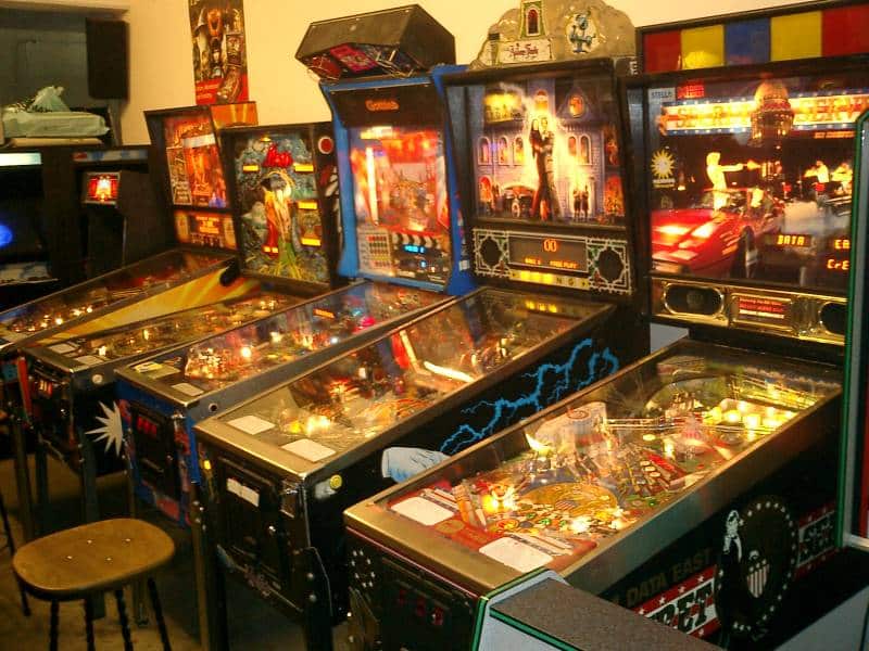 Jetez votre console, donnez votre tablette et ressortez vos cartes à jouer ou achetez... un flipper