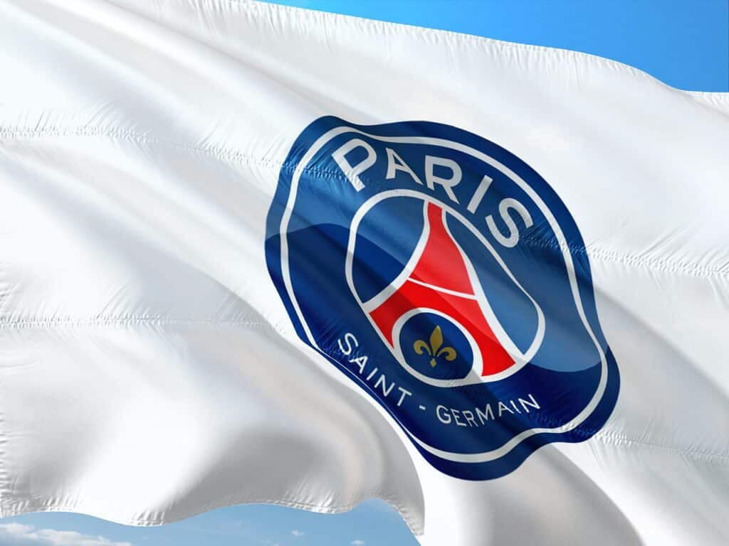 Trajet en avion : le PSG persiste, signe… et regrette