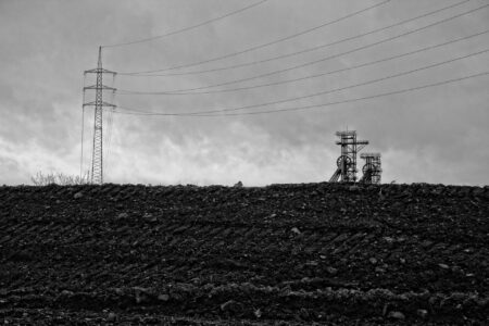 Énergies fossiles : l’AIE estime que le contexte géopolitique va accélérer la transition énergétiques