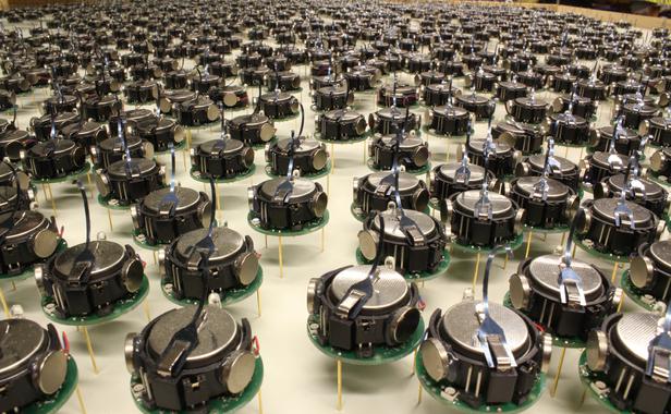 Une parade de 1 000 petits robots