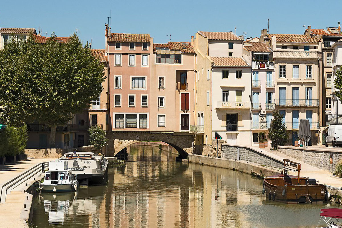 Le Pont Des Marchands A Narbonne Plus Vieux Pont Habite De France En Danger