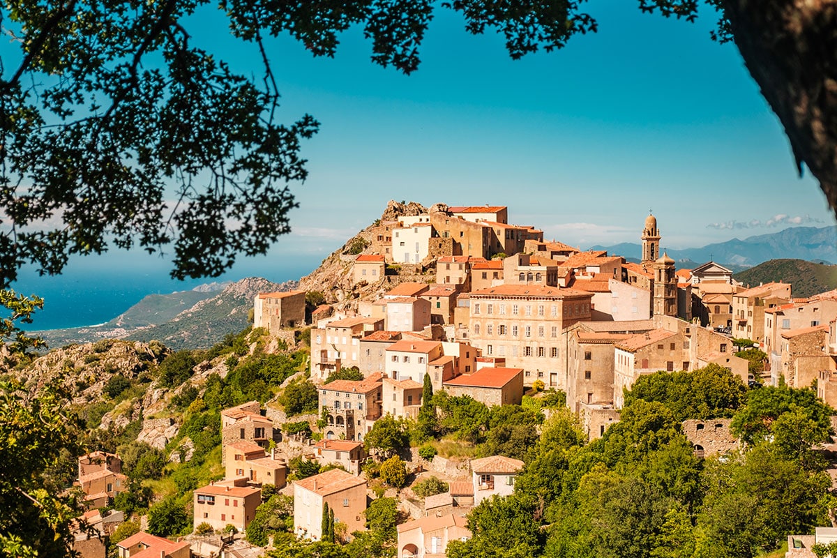 Découvrez la Corse : l'île de beauté au fil des saisons