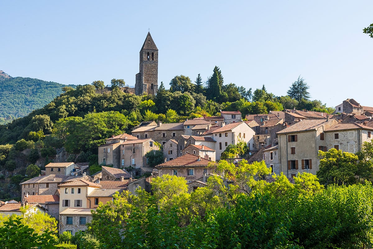 Découvrez Olargues, un joyau médiéval niché dans le Haut-Languedoc