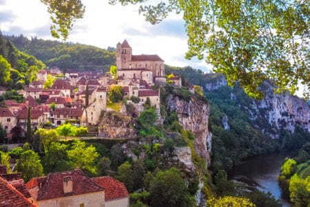 Saint-Cirq-Lapopie : un voyage hors du temps au cœur de l'Occitanie