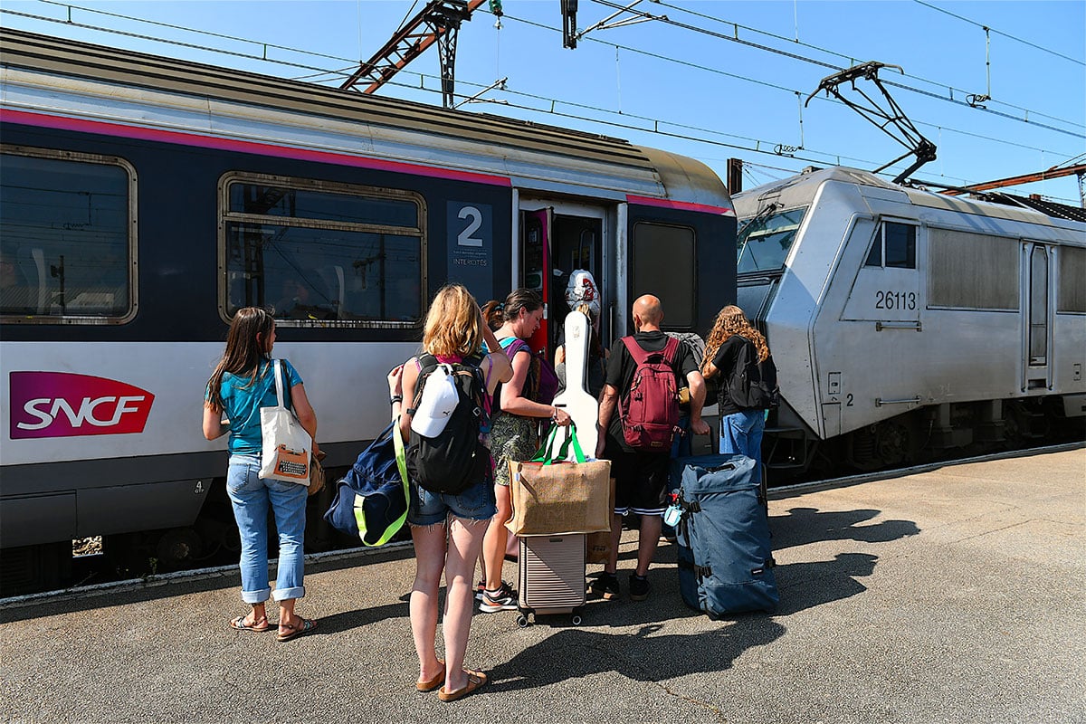 Les tendances de voyage des Français pour mai 2025 : un retour aux sources locales