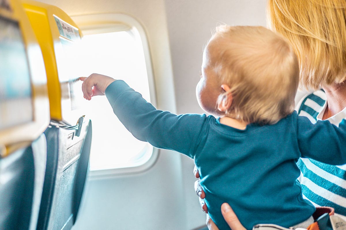 Les aéroports parisiens simplifient les voyages avec bébé grâce à un service inédit