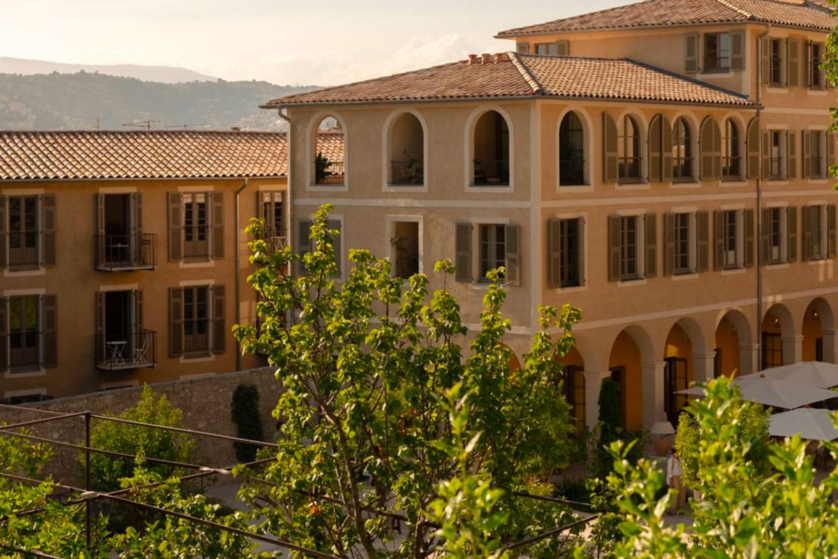 Deux hôtels français dans le top mondial en 2025 d'après le Prix Versailles