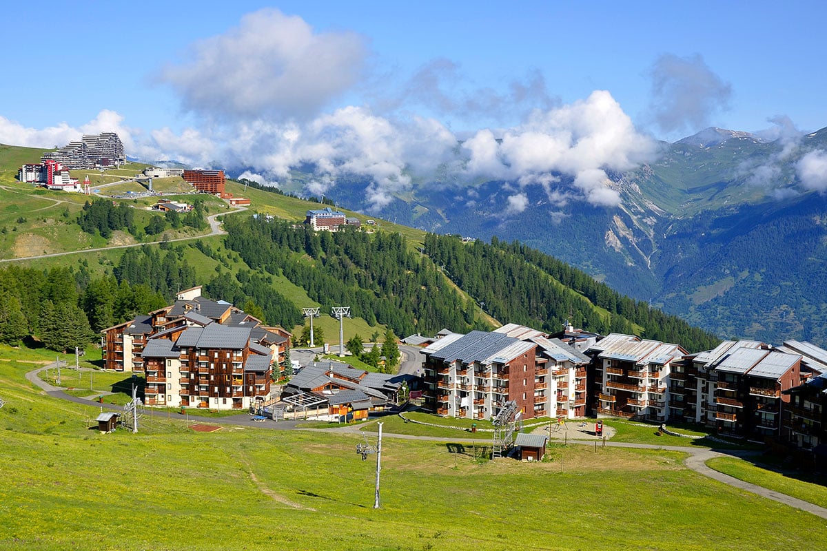 La Plagne-Tarentaise : la destination phare de l'été 2025 sur Airbnb