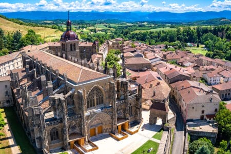 Saint-Antoine-l’Abbaye, le village préféré des Français en 2025