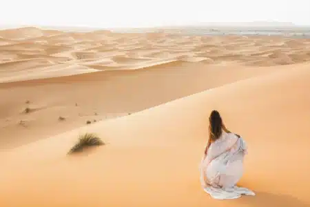 Découvrez l'immensité sauvage de Plage Blanche au Maroc
