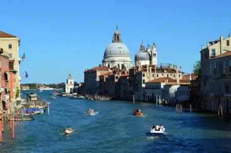 Venise réintroduit une taxe pour réguler le tourisme de masse
