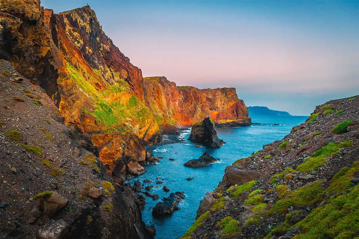 Découvrez les trésors naturels de Madère en randonnant