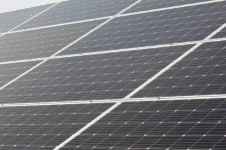Solaire, éolien : l'Europe parvient à réduire sa facture grâce à ces énergies