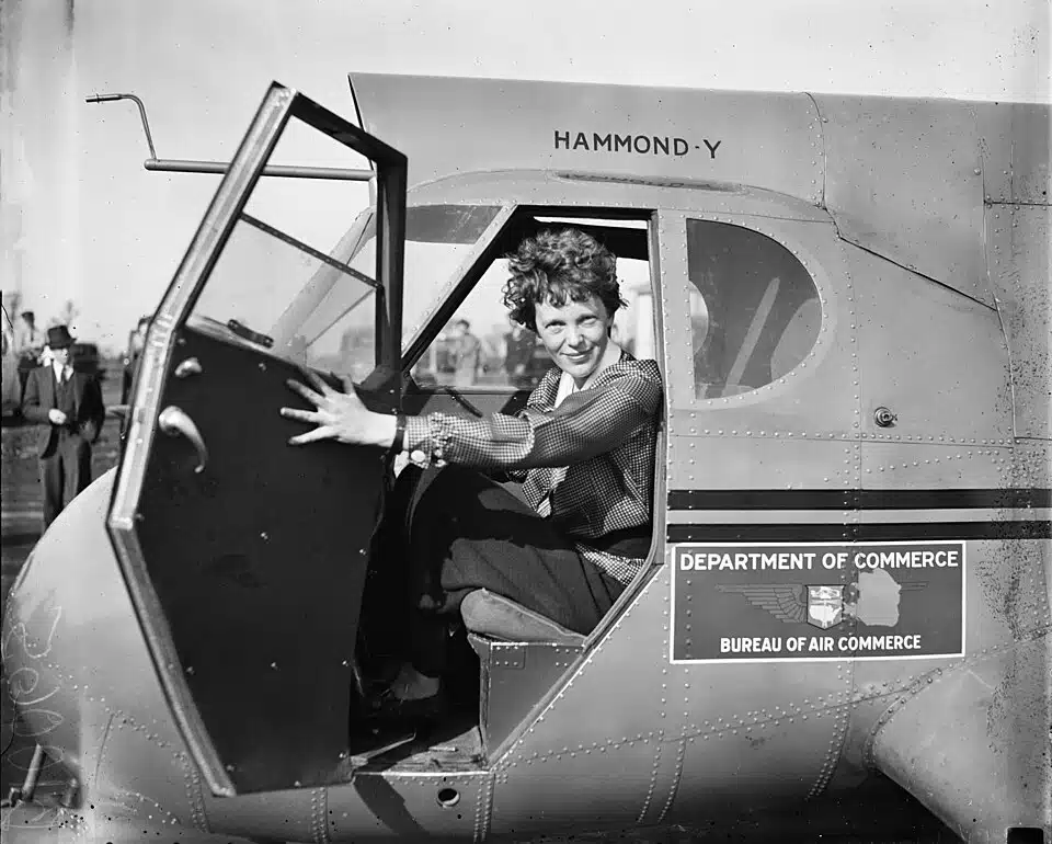 Amelia Earhart Loc Hec.40747