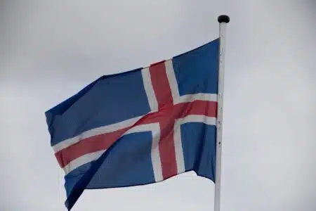 islande-le-referendum-rejette-la-dhesion-a-lue-a-528