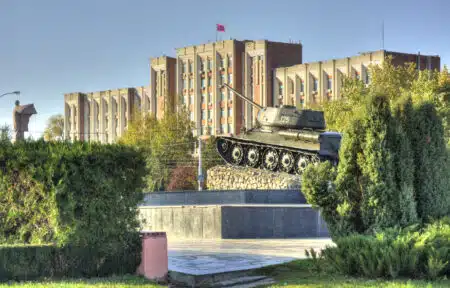 Tiraspol,,transnistria, ,october,20:,parliament,building,and,tank,on