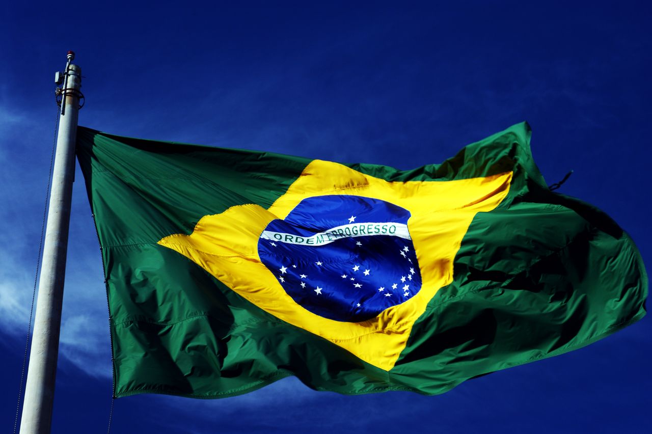 bresil-flavio-bolsonaro-devance-lula-au-premier-tour